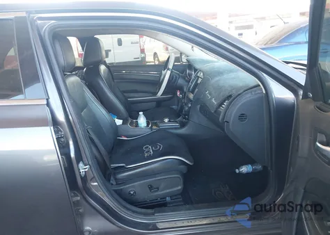 2019 Chrysler 300 Limited z USA, uszkodzony, nr VIN 2C3CCAEGXKH631373